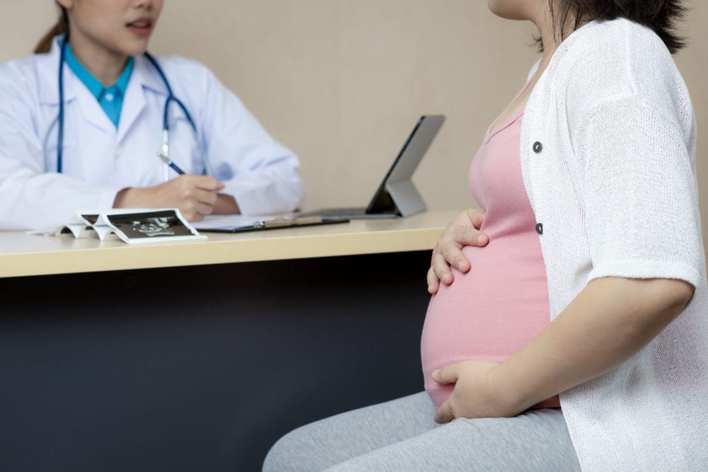 pregnant woman gynecologist doctor hospital